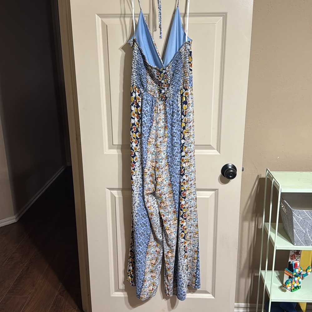 Lulus medium jumpsuit - Picture 5 of 6